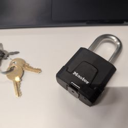 Brass Lock & Key - Yellow keys they provided and the master lock I bought that didn't included the key.
