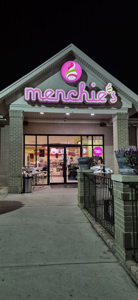 Menchie's Frozen Yogurt Kitty's Korner Logo