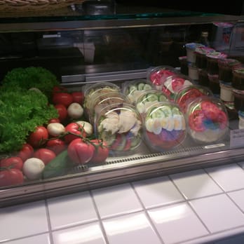 Kamps - Theke gefüllt mit Frischen Salaten - Bakeries Near Me - Berlin, BE