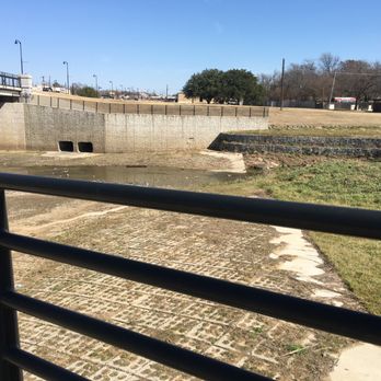 Meadowbrook Park & Sculpture Garden - Parks Near Me - Arlington, Texas