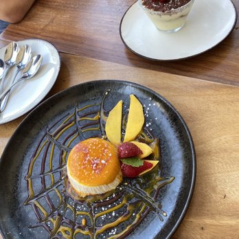 Limón - Panna cotta de mango and Tiramisu - Peruvian Near Me - Oakland, California