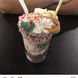 Valiant's Eatery - Unicorn dreams milkshake