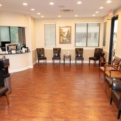 Alicia W Grossmann, MD - Waiting Room