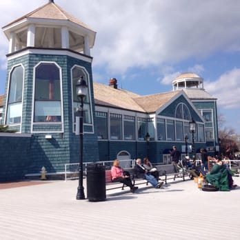 Waterfront Park - Parks Near Me - Alexandria, Virginia