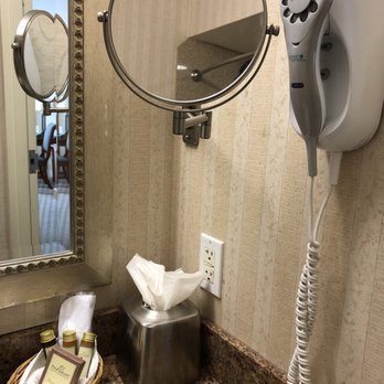 Bay Landing Hotel - Bathroom - Hotels Near Me - Burlingame, California Bay Landing Hotel - Bathroom - Hotels Near Me - Burlingame, California