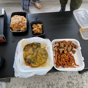 Dolphin Bay - Oyster pancake, popcorn chicken, fried rice with ketchup and spicy wontons - Taiwanese Near Me - Boston, Massachusetts Dolphin Bay - Oyster pancake, popcorn chicken, fried rice with ketchup and spicy wontons - Taiwanese Near Me - Boston, Massachusetts
