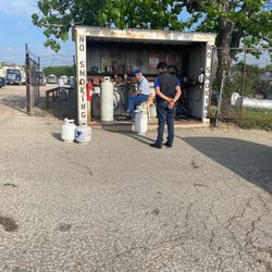Smith & Smith Propane & Hardware - Fill er up!