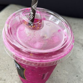 Lofty Coffee - Dragonfruit smoothie - Desserts Near Me - Encinitas, California