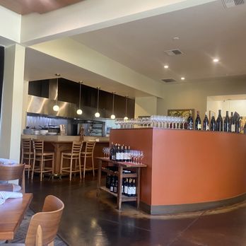 The Dundee Bistro - New American Near Me - Dundee, Oregon