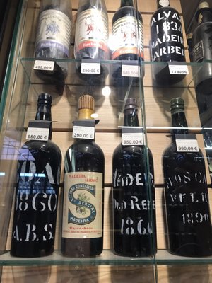 Garrafeira Nacional by null