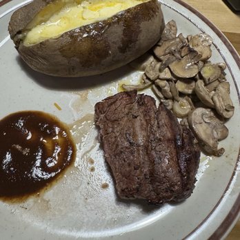 33 Brick Street - Filet and mushrooms - Burgers Near Me - French Lick, Indiana 33 Brick Street - Filet and mushrooms - Burgers Near Me - French Lick, Indiana