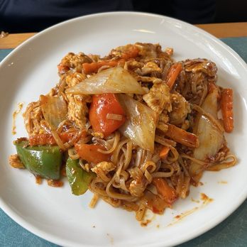 Thai Nakonping Restaurant - Drunken noodles - Thai Near Me - North Conway, New Hampshire Thai Nakonping Restaurant - Drunken noodles - Thai Near Me - North Conway, New Hampshire