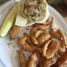 Chicken bacon ranch wrap with onion peels Chicken bacon ranch wrap with onion peels
