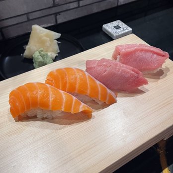 Oao - Sushi Bar & Grill at Wailea - King Salmon nigiri & Toro nigiri - Sushi Bars Near Me - Kihei, Hawaii Oao - Sushi Bar & Grill at Wailea - King Salmon nigiri & Toro nigiri - Sushi Bars Near Me - Kihei, Hawaii