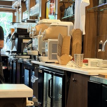 Café Olimpico - Desserts Near Me - Montreal, Quebec