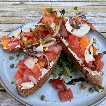 Heirloom MKE - Roasted garlic crostini - Food Trucks Near Me - Milwaukee, Wisconsin