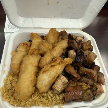 Famous Wok - Sweet and sour chicken Bourbon chicken House fried rice - Chinese Near Me - Auburn, Alabama Famous Wok - Sweet and sour chicken Bourbon chicken House fried rice - Chinese Near Me - Auburn, Alabama