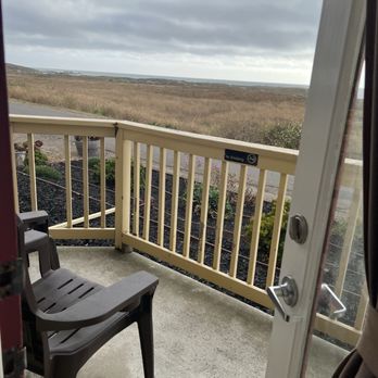 Ocean View Lodge - Cozy little patio overlooking the area - Hotels Near Me - Fort Bragg, California Ocean View Lodge - Cozy little patio overlooking the area - Hotels Near Me - Fort Bragg, California
