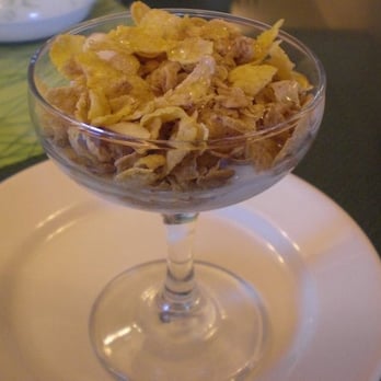 Bidwell House - Yogurt w/ Honey bunches of oats and honey - Bed & Breakfast Near Me - Chester, California