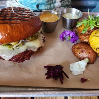 Le Great Outdoor - Smoked burger - Mediterranean Near Me - Santa Monica, California Le Great Outdoor - Smoked burger - Mediterranean Near Me - Santa Monica, California