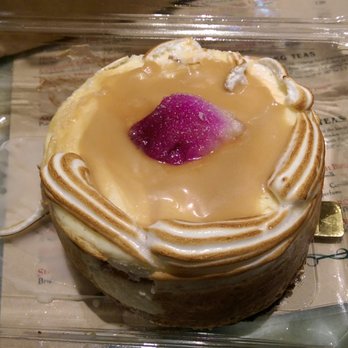 Urth Caffé-Pasadena - Dessert: tres latti cake - Cafes Near Me - Pasadena, California