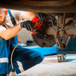 Fix Service - Undercarriage and suspension inspection at FIX SERVICE -- precise diagnostics and professional repair by experienced technicians.