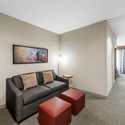 Hilton Garden Inn Overland Park - Guest room