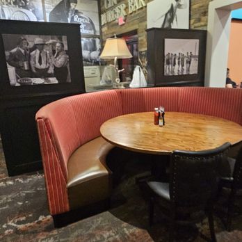 Cin Cin Burger BAR - Love the occasional round booth. - Burgers Near Me - Winston-Salem, North Carolina