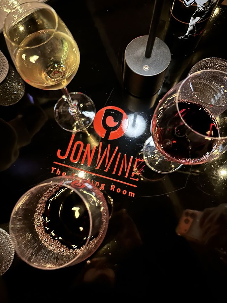 The Tasting Room Logo