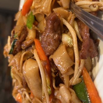 Ma's Restaurant - Beef Chow Fun with Bean Sprouts - Chinese Near Me - San Jose, California