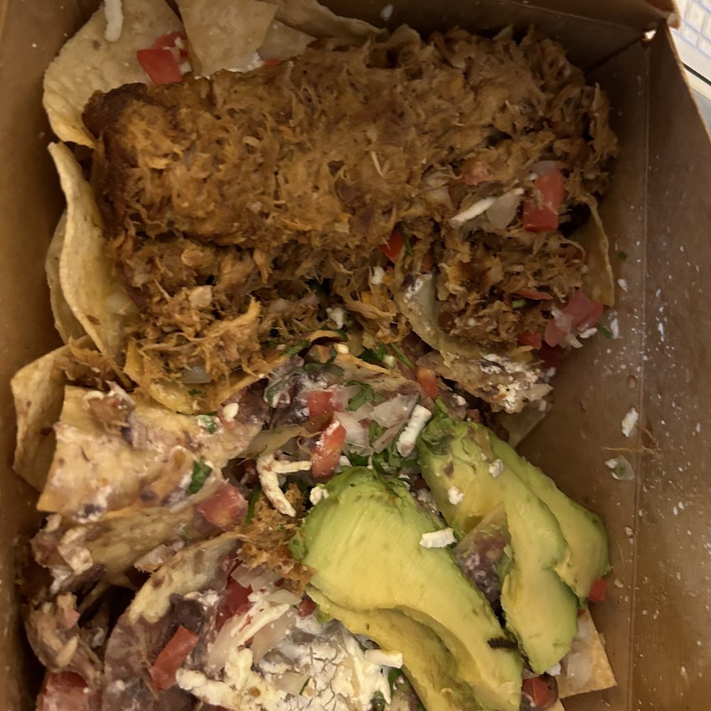 Devorame - Carnitas Nachos - Food Trucks Near Me - Los Angeles, California