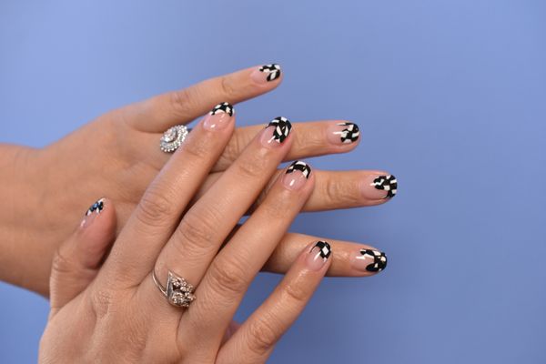 Hello Birdie Nail & Lash Lab by null