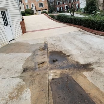 Home Maintenance Services - a dirty driveway - Gutter Services Near Me - Gate City, Virginia