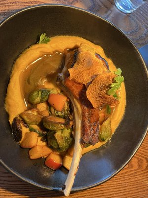 District Kitchen & Bar by null