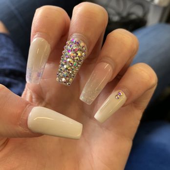 Vina's Nails - Nails - Nail Salons Near Me - Houston, Texas