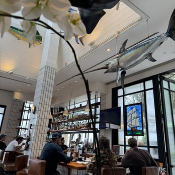 Bear Flag Fish - interior design - Seafood Near Me - Newport Beach, California