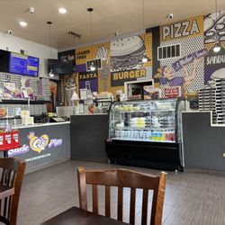 Susie Q’s Pizza - Inside from my table view