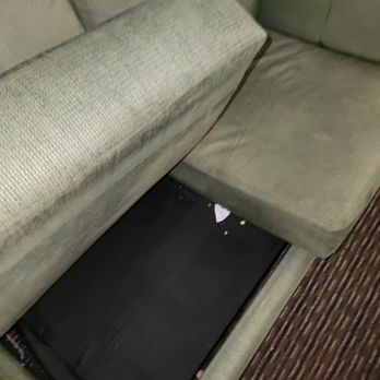 La Quinta Inn by Wyndham Phoenix Thomas Road - Under the sofa cushions - Hotels Near Me - Phoenix, Arizona