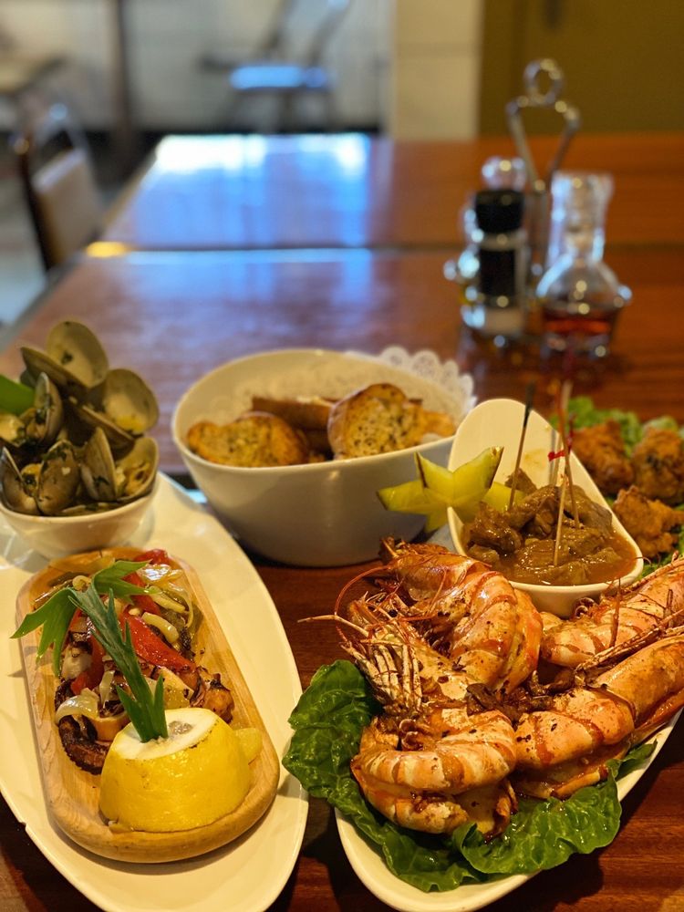 Avenue Bar And Grill
