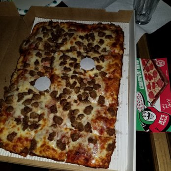 Jet's Pizza - Pizza Near Me - Chicago, Illinois