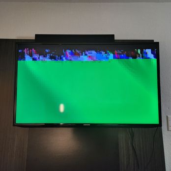Motel 6 - Broken ass television and the room has no wifi connection even when payed the 5 dollars extra for high-speed - Hotels Near Me - Rolling Meadows, Illinois