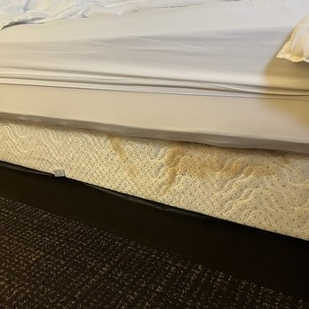 Hampton Inn Muskegon - Exposed, stained box spring - Hotels Near Me - Muskegon, Michigan Hampton Inn Muskegon - Exposed, stained box spring - Hotels Near Me - Muskegon, Michigan