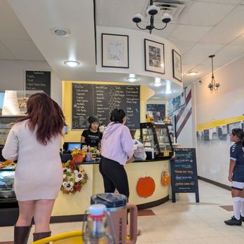 Bee's Pastry Café - Patisserie/Cake Shop Near Me - El Paso, Texas Bee's Pastry Café - Patisserie/Cake Shop Near Me - El Paso, Texas