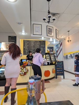 Bee's Pastry Café by null