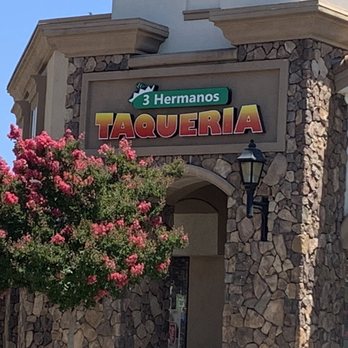 3 Hermanos Taqueria - the front of the building - Mexican Near Me - Lincoln, California 3 Hermanos Taqueria - the front of the building - Mexican Near Me - Lincoln, California