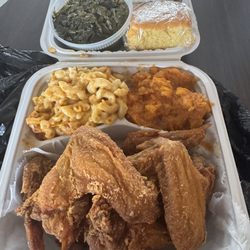 Momma's Place Soulfood - Fried Wings Dinner (4pc) Cornbread, Yams, Mac & Cheese, Collard Greens, Potato Salad
