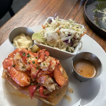 Hook & Anchor - Lobster roll - Seafood Near Me - Costa Mesa, California