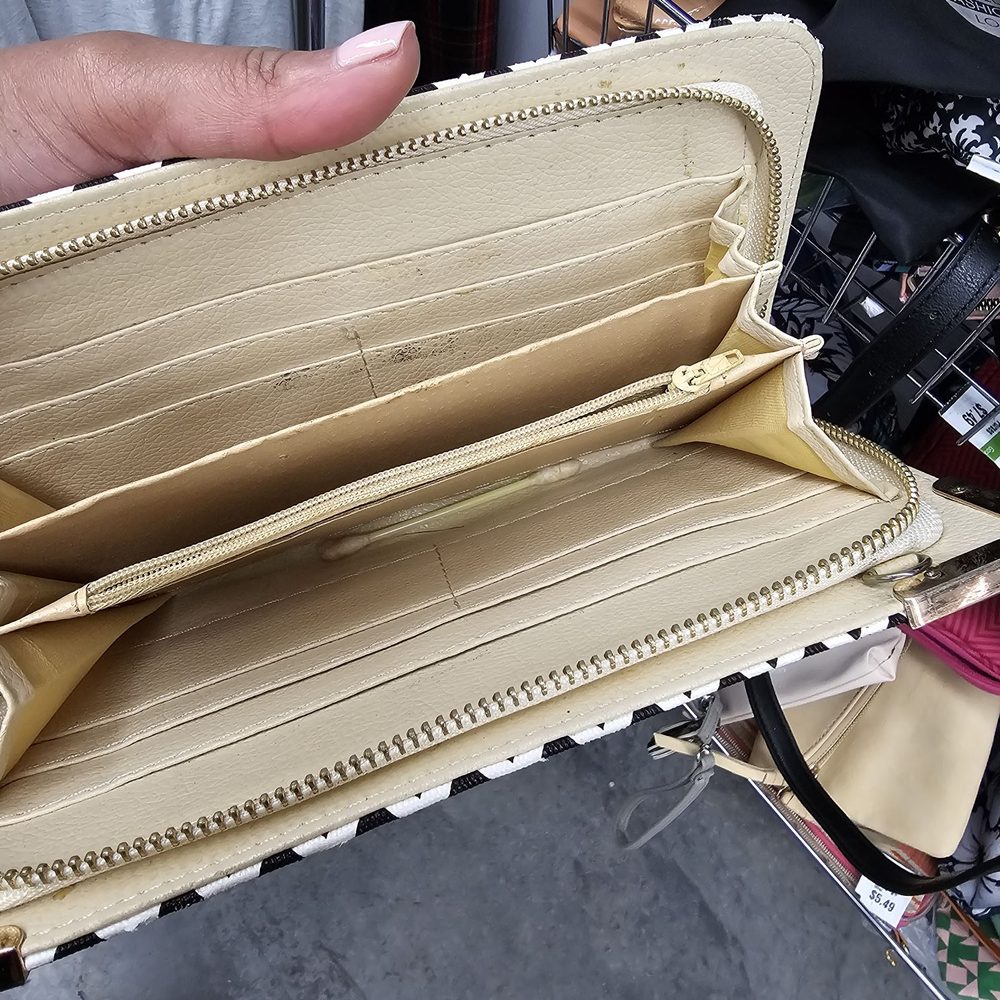 Goodwill Central Texas - Hutto - Really Goodwill?! So gross! - Thrift Stores Near Me - Hutto, Texas Goodwill Central Texas - Hutto - Really Goodwill?! So gross! - Thrift Stores Near Me - Hutto, Texas