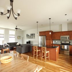 South Main Vacation Rentals - 906 South Main