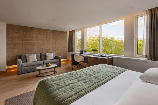 Royal Garden Hotel by null